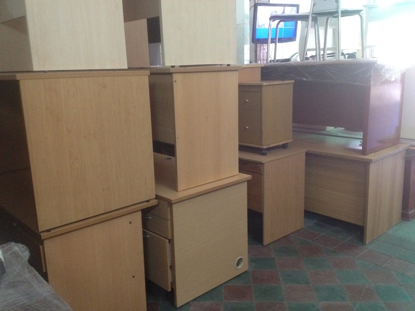 Thanh lý bàn ghế văn phòng cũ Thanh lý bàn ghế văn phòng cũ