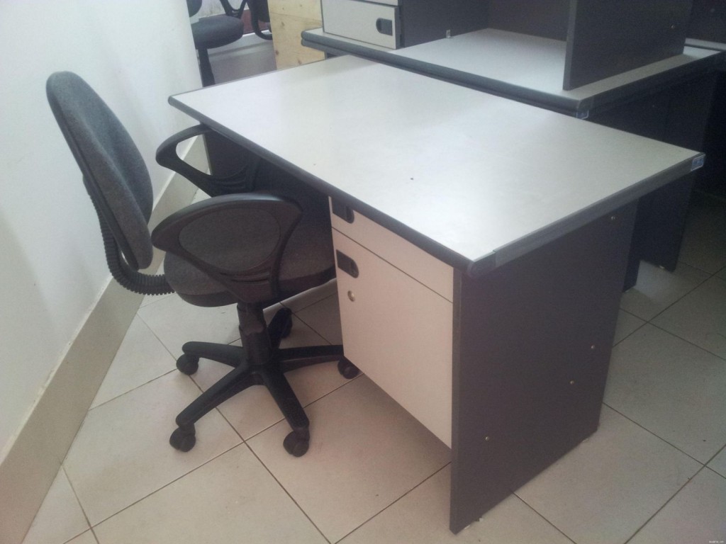 thanh lý bàn ghế văn phòng tại hà đông