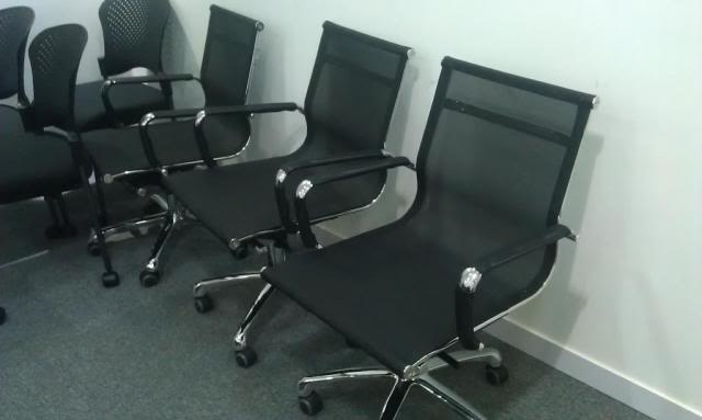 Thanh lý bàn ghế văn phòng giá rẻ tại Hà Nội Thanh lý bàn ghế văn phòng giá rẻ tại Hà Nội