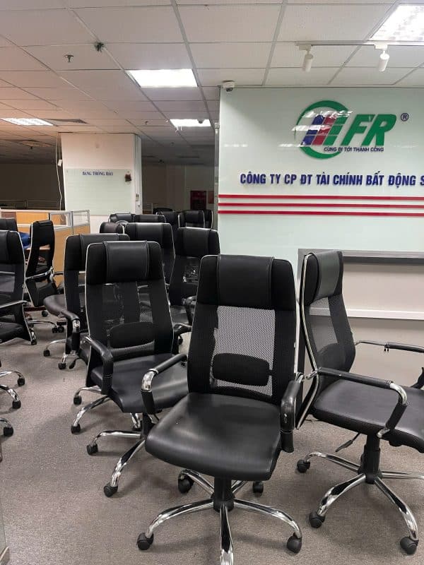 thanh lý ghế trưởng phòng da+lưới (hãng nội thất 190) mới 90%