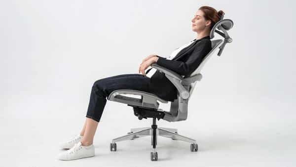 Những lưu ý khi hạ ghế xoay văn phòng Những lưu ý khi hạ ghế xoay văn phòng
