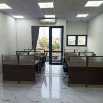 thanh lý cụm bàn 4 chỗ vách kính kt 1m2x2m4 mới 99%( không bao gồm ghế)