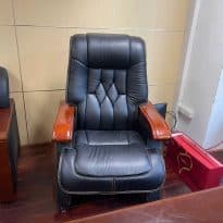 thanh lý ghế lãnh đạo cao cấp có ngả, có bánh xe mới 90%
