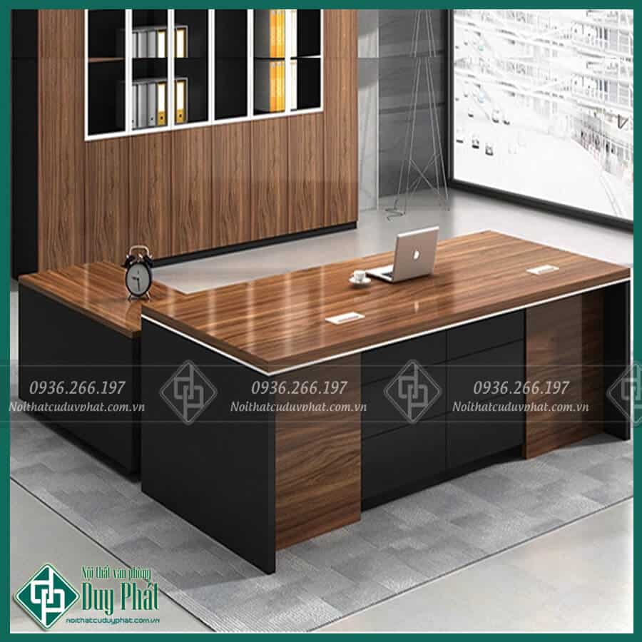 Lý do bạn nên chọn mua thanh lý bàn giám đốc