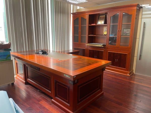 Bàn lãnh đạo cao cấp nhập khẩu - Phù hợp phòng giám đốc lớn