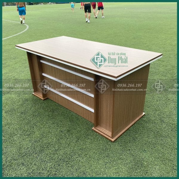 Thanh lý bàn giám đốc Bến Cát KT 80x1m6 gỗ công nghiệp phủ Melamine mới 100%