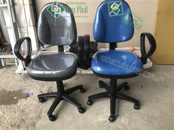 Có nên mua ghế xoay văn phòng nỉ tồn kho